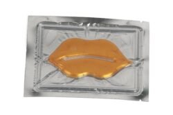 Moisturizing lip patches